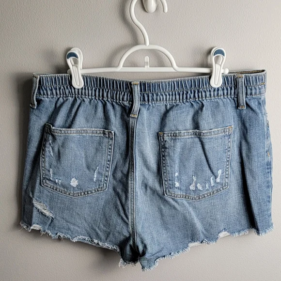 Women's Distressed Denim Shorts - Picture 2 of 3